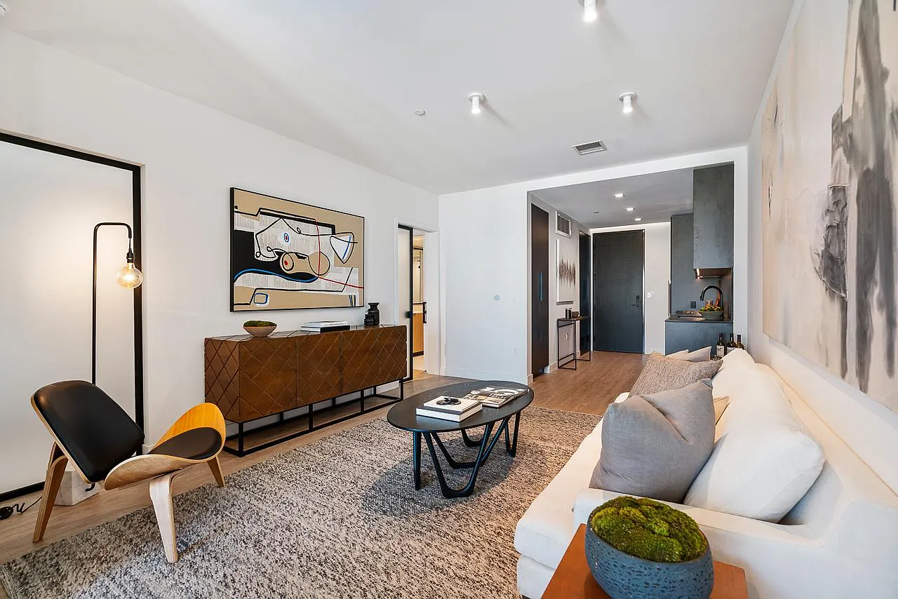 Venue Residences — Photo 3