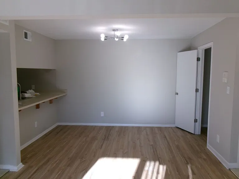Coventry Court West Apartments — Photo 120