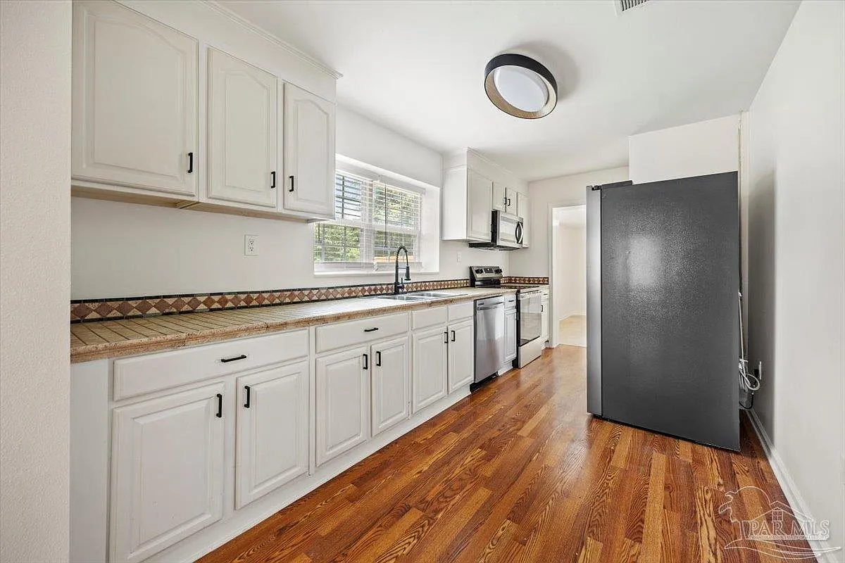 2 bed, 800 sqft, $1,375 — Photo 4