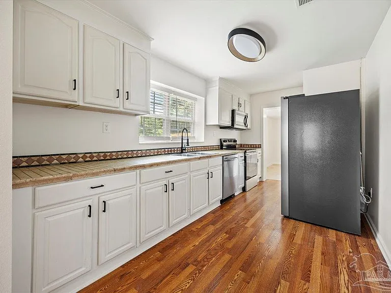 415 Colbert Ave #A — Photo 4