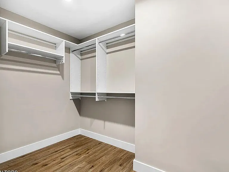 719 Haig St — Photo 16
