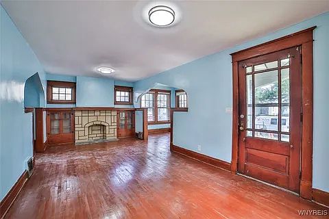 3rd image of 47 Weston Ave Floor 1
