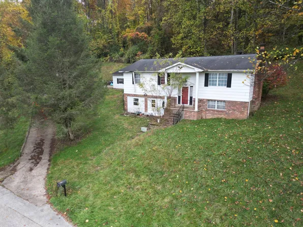 1709 Winding Hill Dr, Charleston, WV 25320