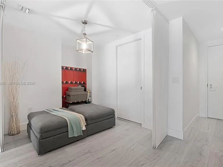 650 NE 32nd St #703 — Photo 27