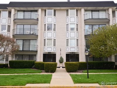 235 Ridge Rd APT 1E, Wilmette, IL, 60091