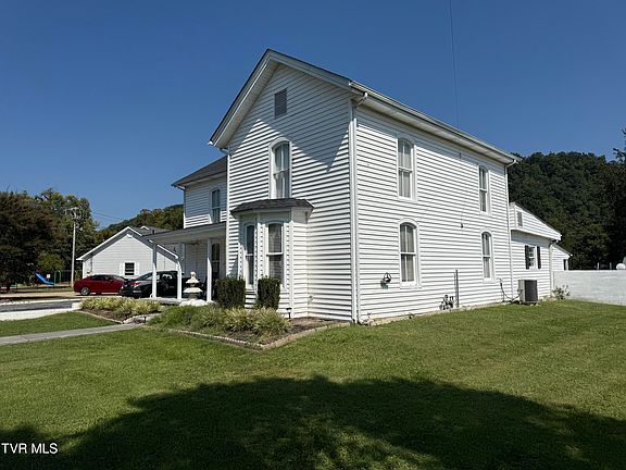 4th image of 451 Race St