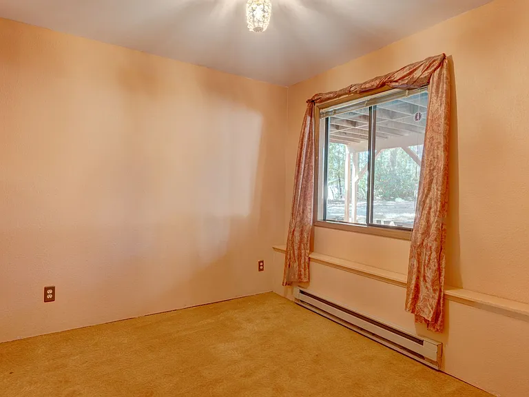 1638 Fern Pl — Photo 20