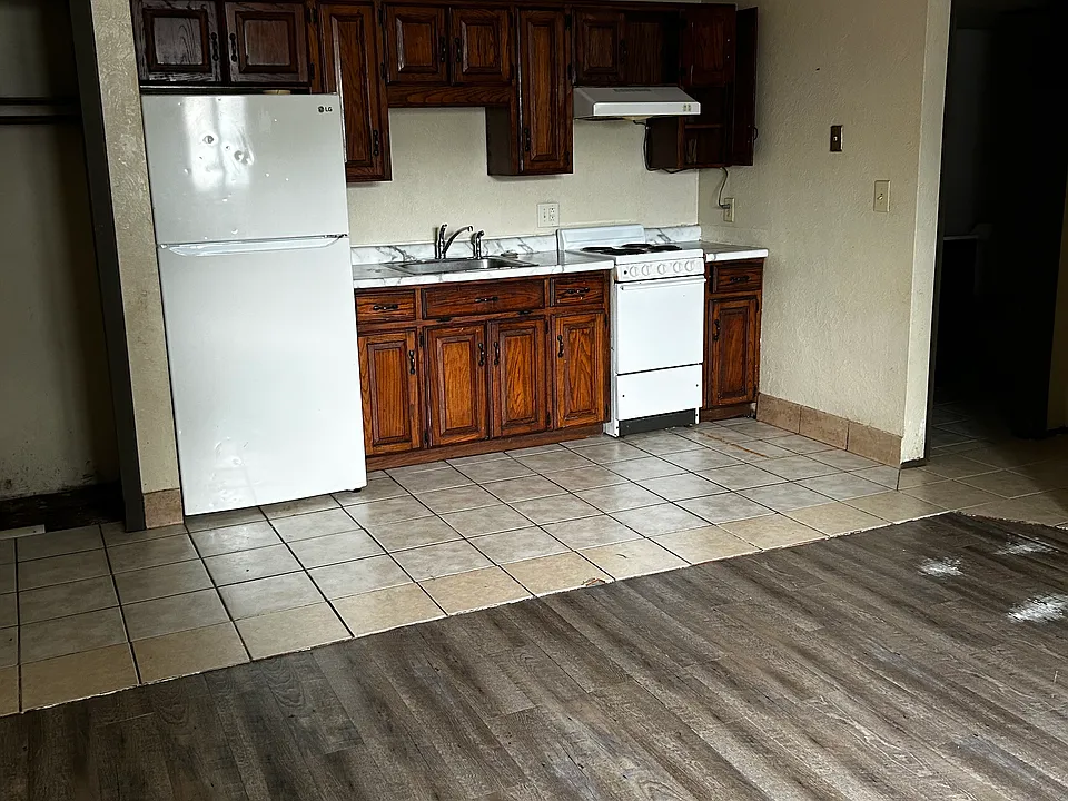 51 Hazel St #1