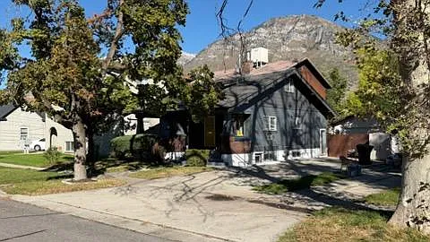 2 bed, 700 sqft, $1,200 — Photo 1