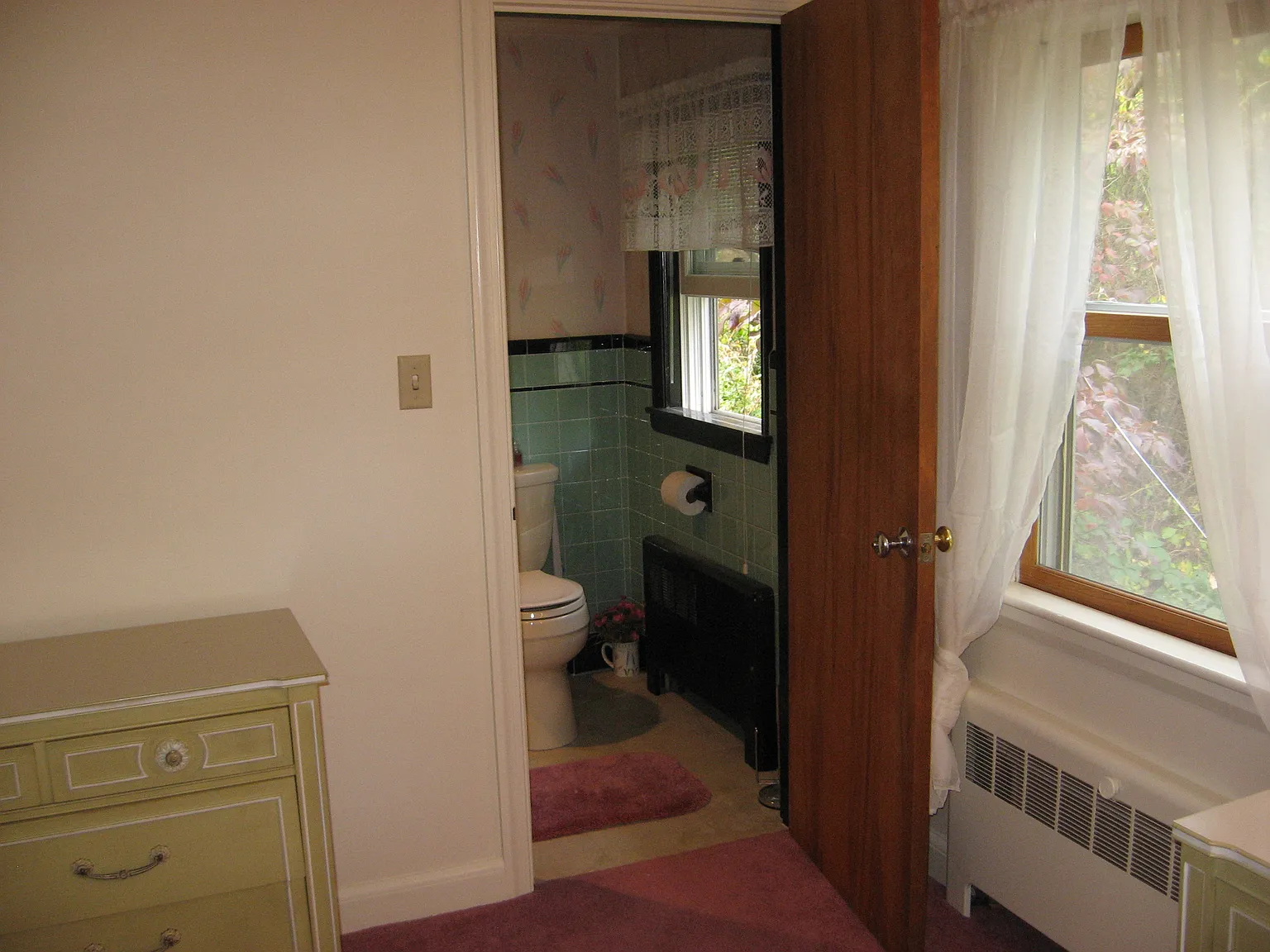 1 bed, 2056 sqft, $1,300 — Photo 3
