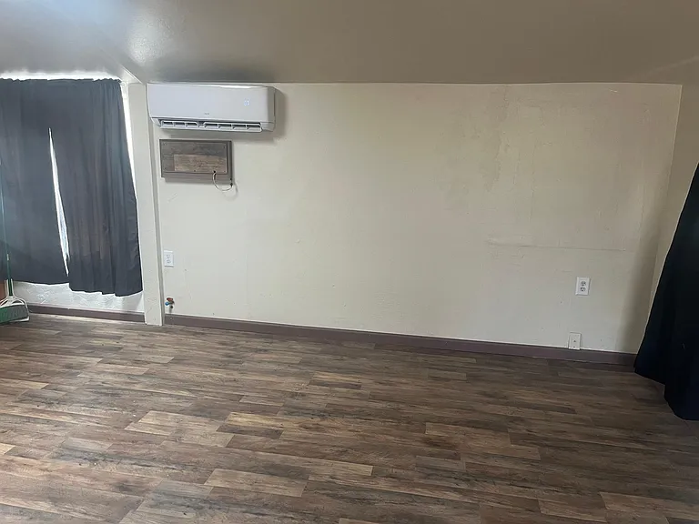 815 2nd St — Photo 3