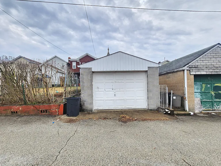 215 E 15th Ave — Photo 27
