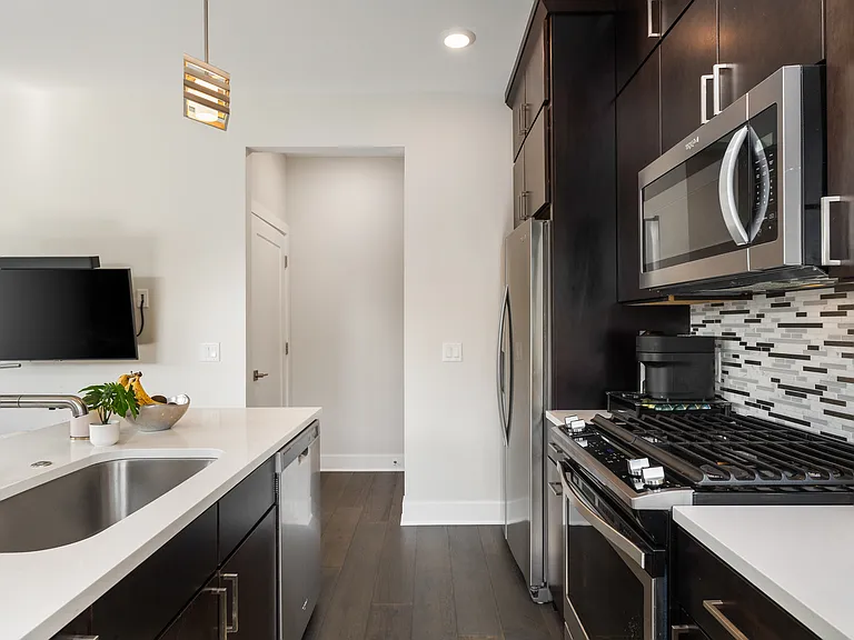 635 Fairview Ave NE #1 — Photo 11