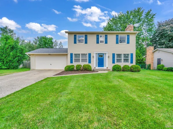 5107 Old Franklin Rd, Grand Blanc, MI 48439