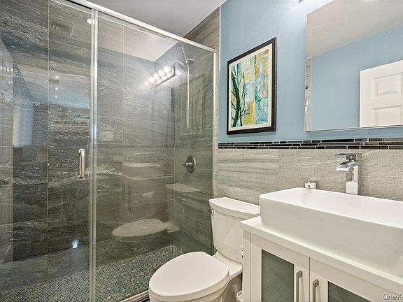 5th image of 24143B Oak Park Dr #2