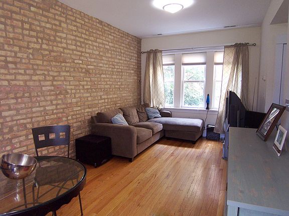 3rd image of 4345 N Sacramento Ave APT 1A