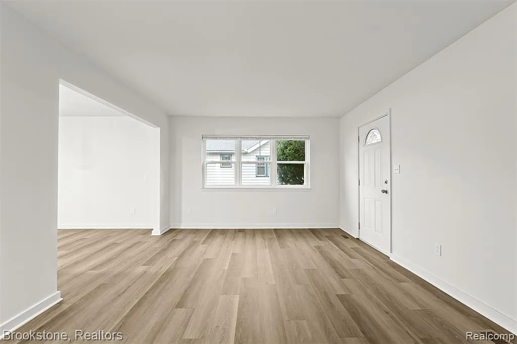 2 bed, 1.0 bath, 812 sqft, $1,500 — Photo 4