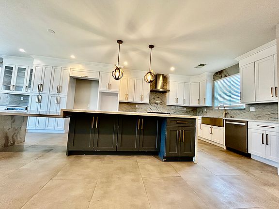 5th image of 41575 Ashford Pl