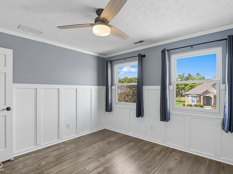 7975 Meadow Bend Cir — Photo 43