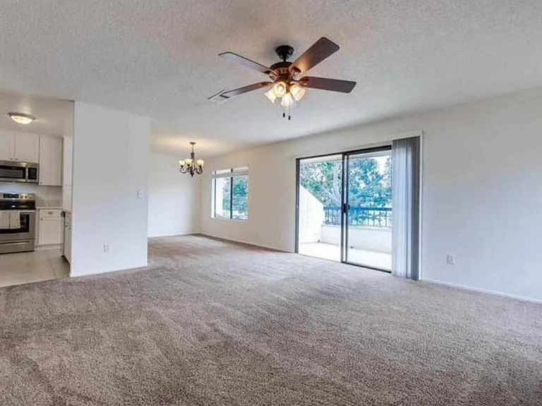 450 W Vermont Ave #2102 — Photo 2