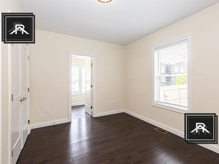 59-61 Catherine St #1 — Photo 11