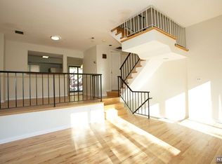 12 Veterans Way, Edgewater, NJ 07020