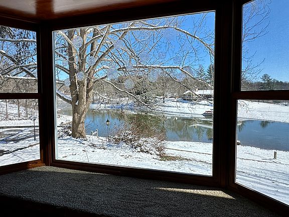 5th image of 7244 Locust Lake Dr W