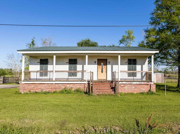 532 Twin Oaks Dr, Raceland, LA 70394