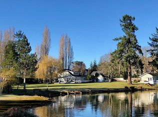 10202 SW Burton Dr, Vashon, WA 98070
