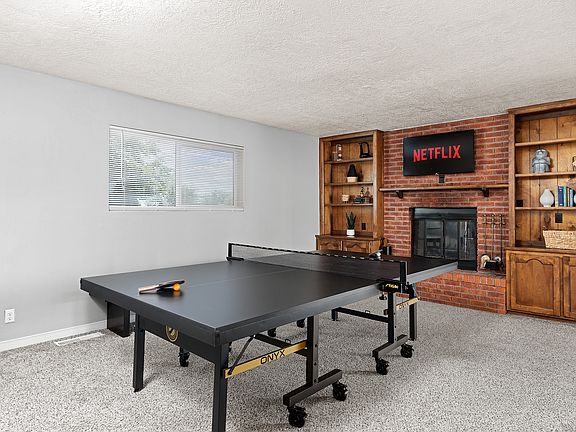 3rd image of 3325 Betts Dr NE