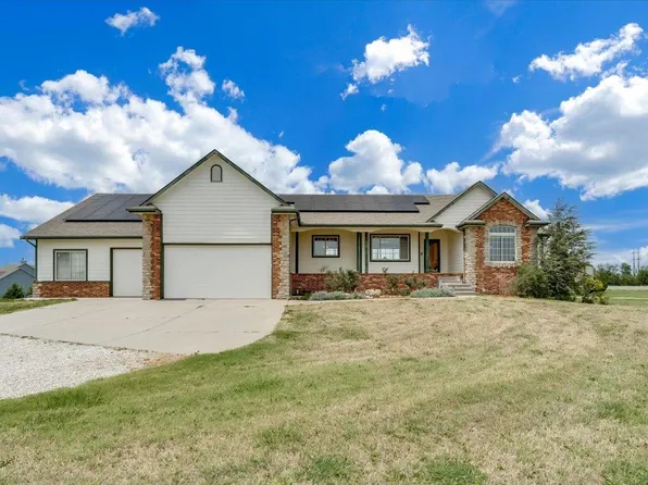 8015 S Butterfly Ct, Clearwater, KS 67026