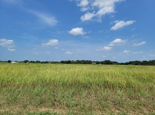 5 County Road 1245, Savoy, TX 75479