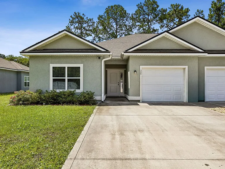 326 Gary Cir — Photo 2