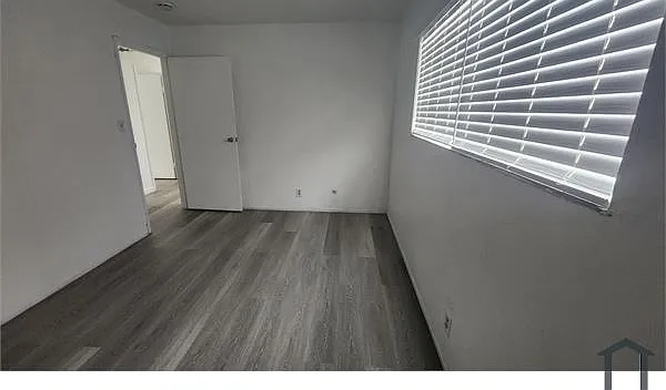 9220 Bancroft Ave #D — Photo 4