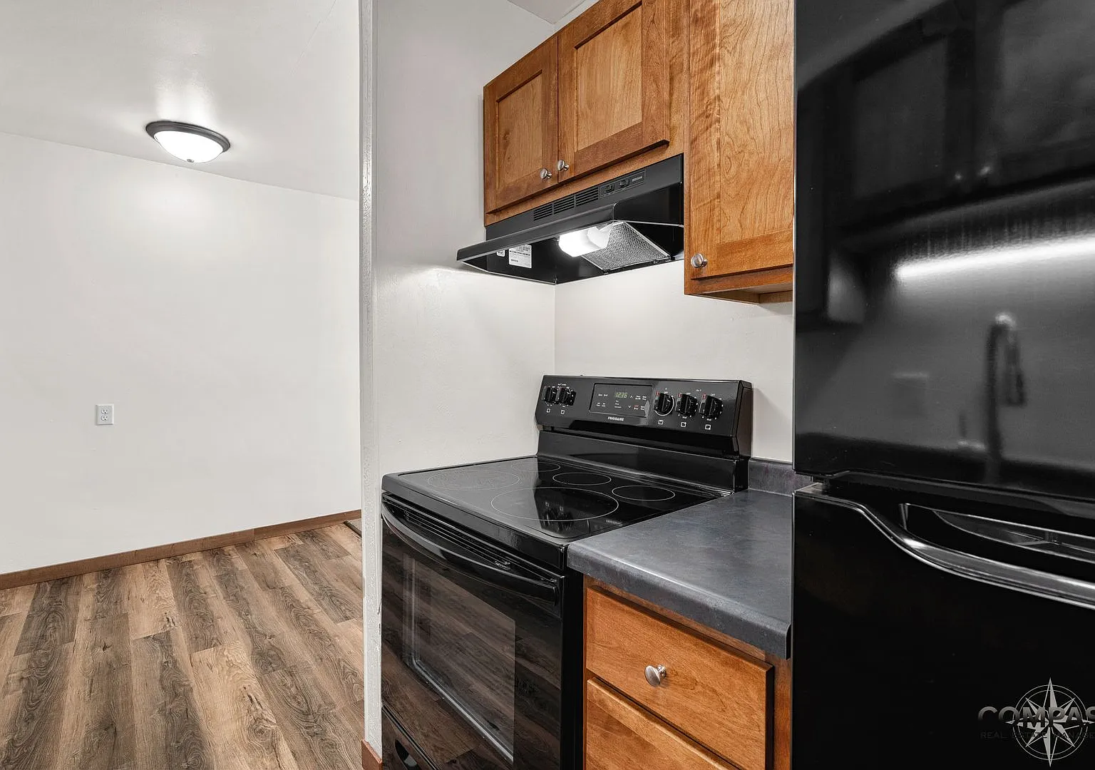 1025 W. MacArthur Avenue — Photo 4