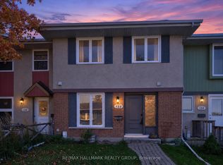 122 Costello Ave, Ottawa, ON K2H 7C5