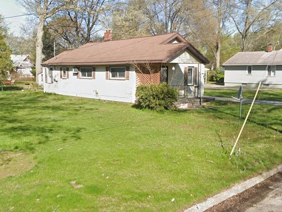 2nd image of 2335 Moon St