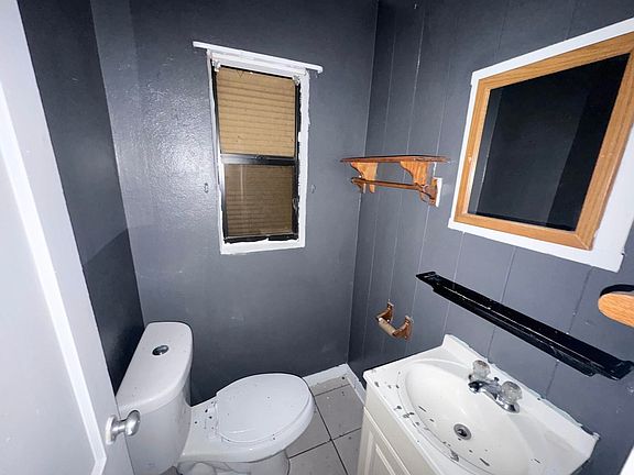 3rd image of 102 White Ridge Ln