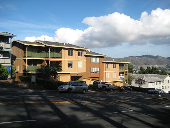 2nd image of 620 Serramonte Blvd APT 14