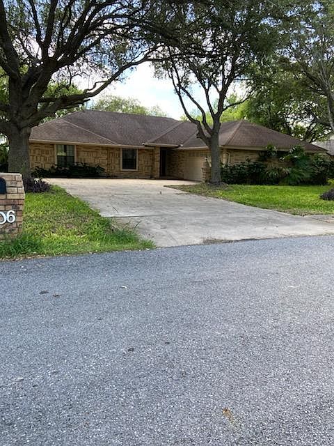 2nd image of 106 Pizarro Ave