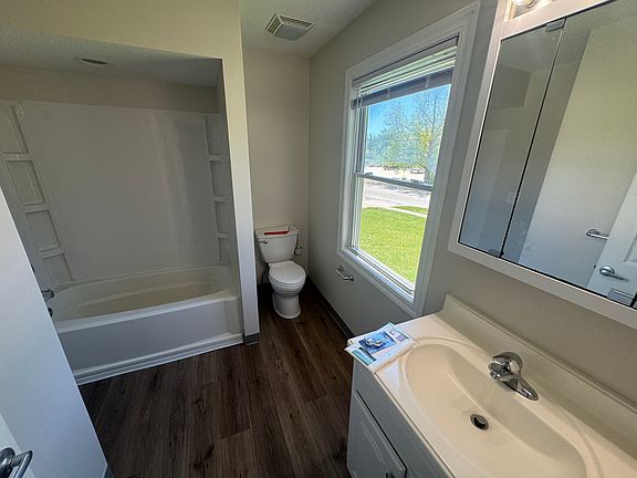 5th image of 1598 Woodland Dr
