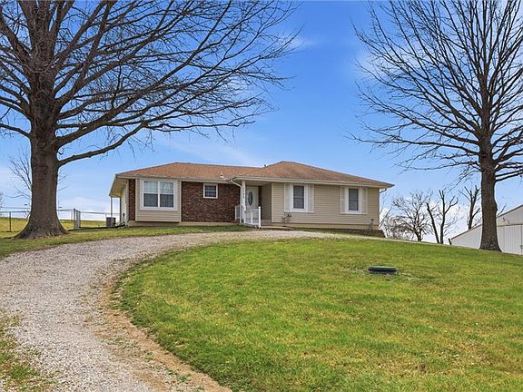 4th image of 3111 S Fields Rd
