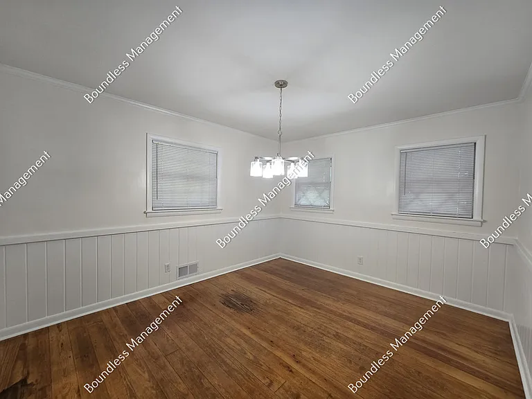 2795 Arlington Rd — Photo 7