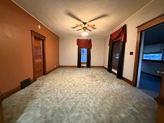 5th image of 608 S Ash St