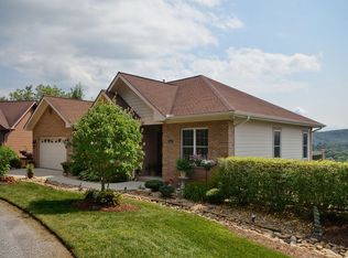 190 Circle Top Dr, Hendersonville, NC 28739