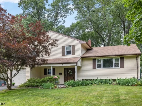 8 Berkeley Ter, Livingston Twp., NJ 07039