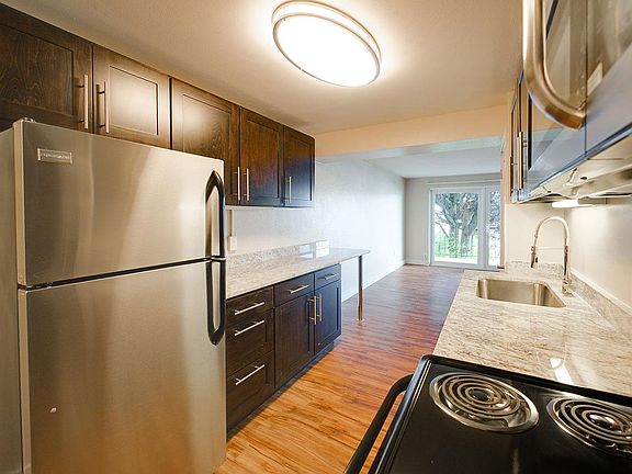 2nd image of 727 Bellevue Ave E #408