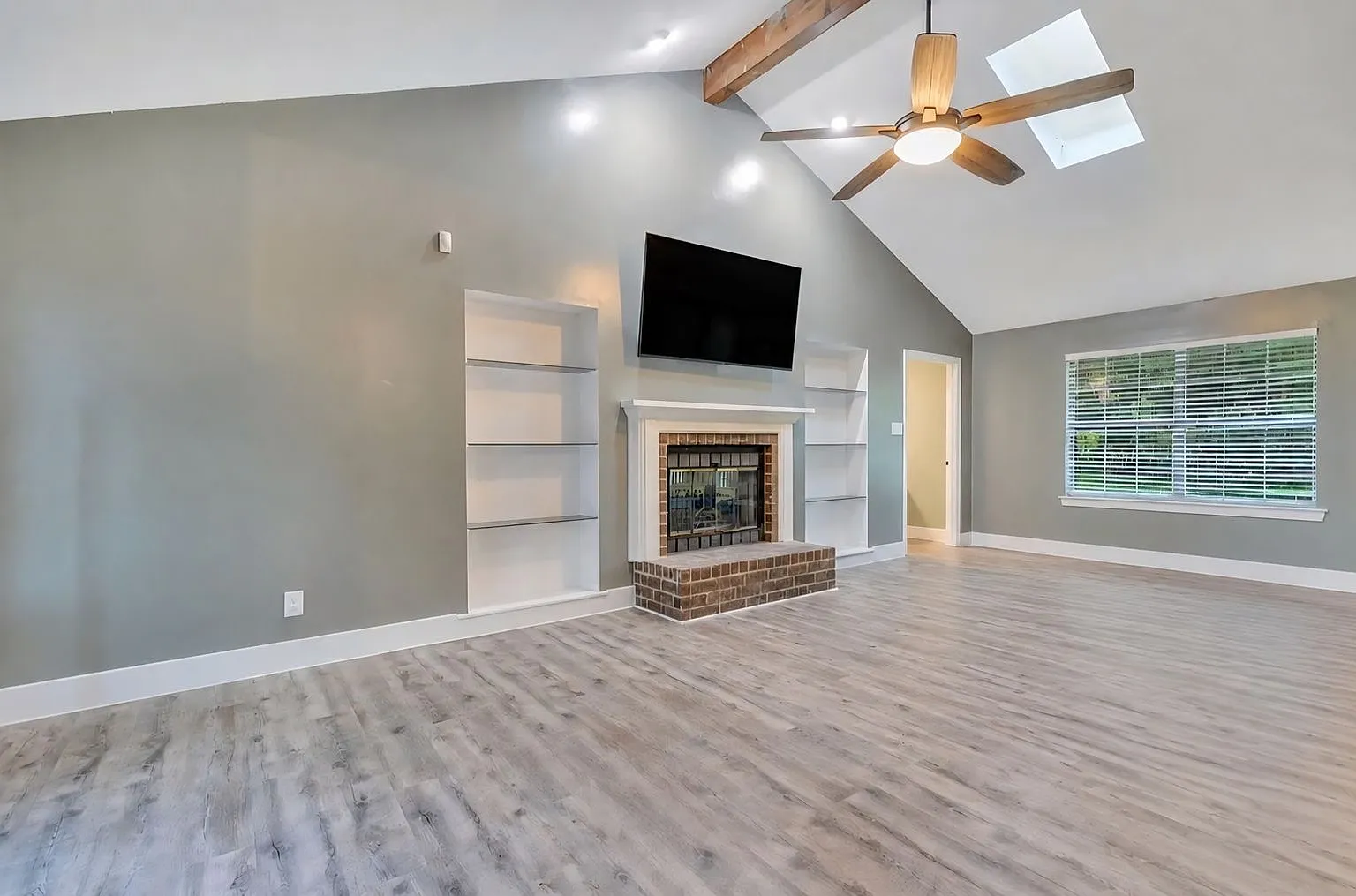 3 bed, 1345 sqft, $2,850 — Photo 3