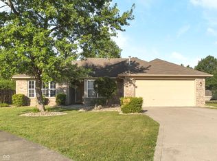 282 N Greenbriar Dr, Greenwood, IN 46142