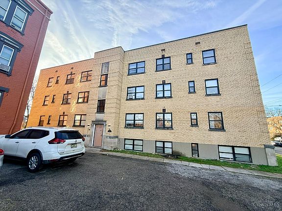 2nd image of 2334 Kemper Ln